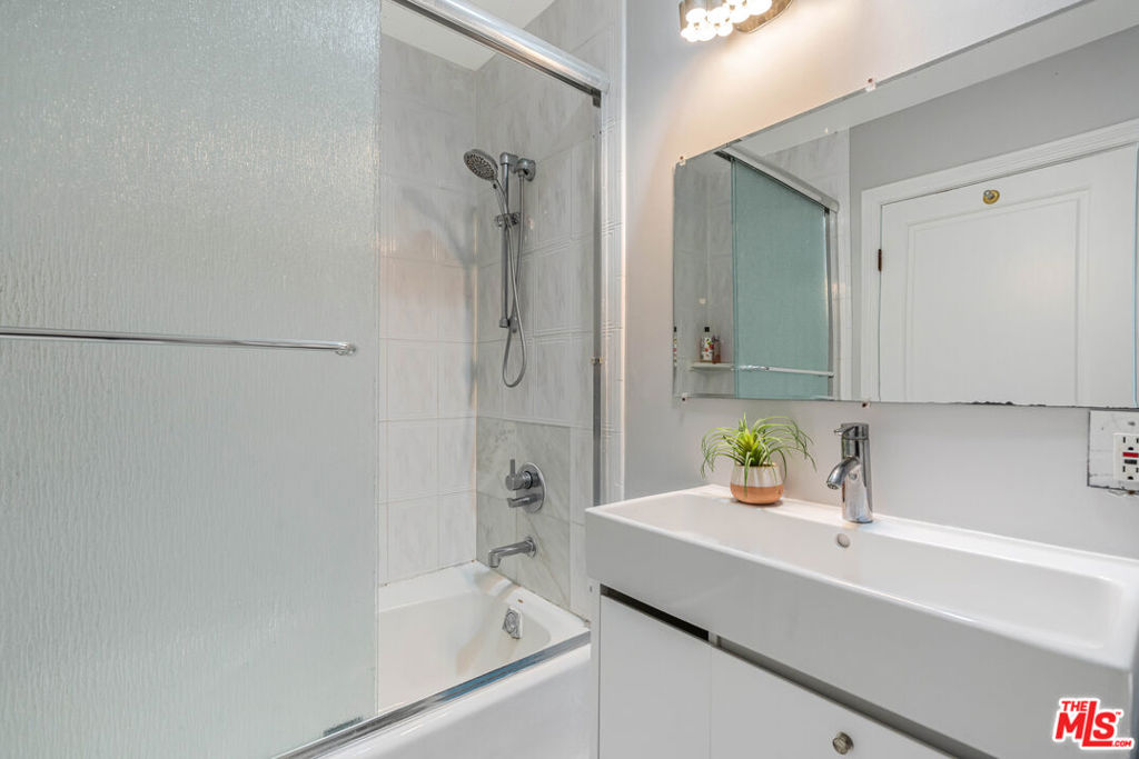 1645 Malcolm Avenue, #302, Los Angeles, CA 90024