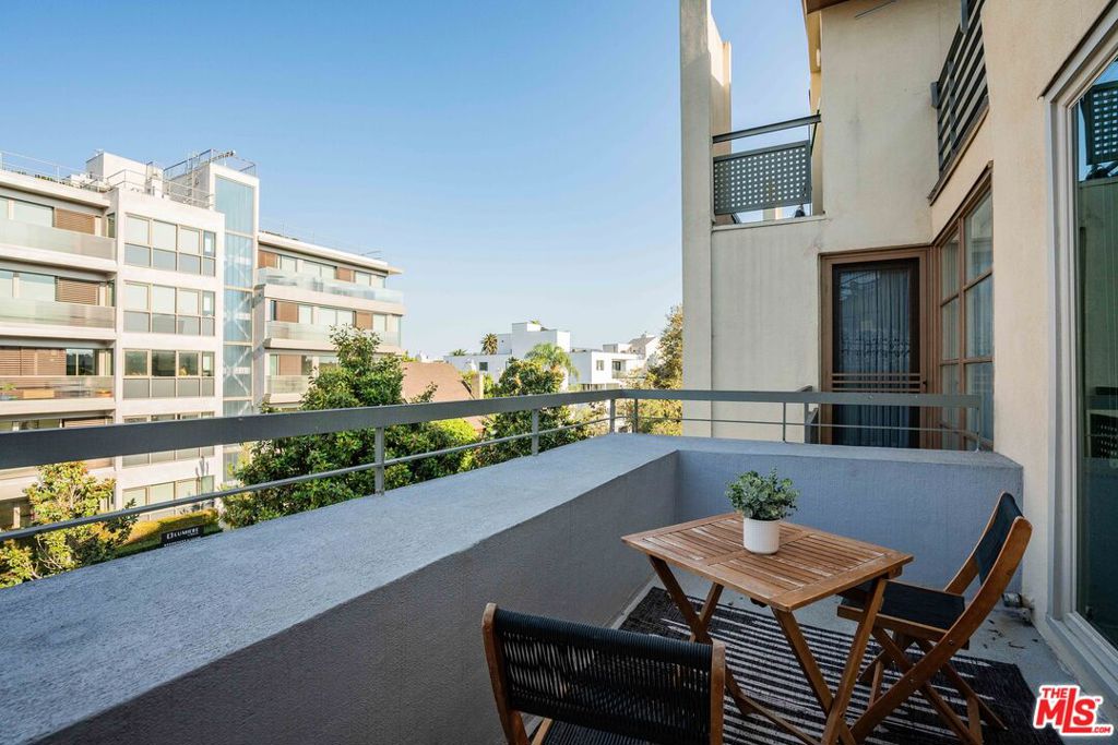 1645 Malcolm Avenue, #302, Los Angeles, CA 90024