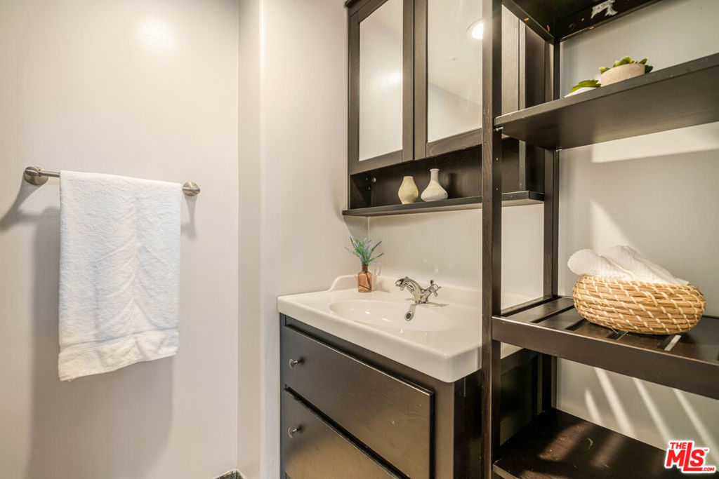 1645 Malcolm Avenue, #302, Los Angeles, CA 90024