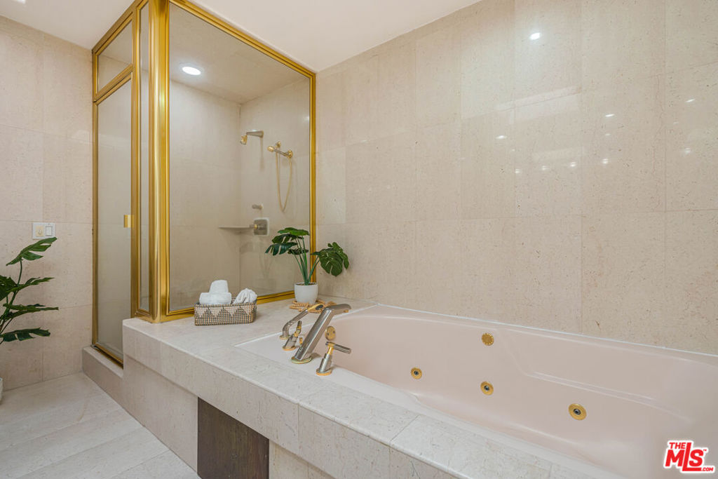 1645 Malcolm Avenue, #302, Los Angeles, CA 90024
