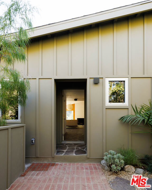 8141 Cornett Drive, Los Angeles, CA 90046
