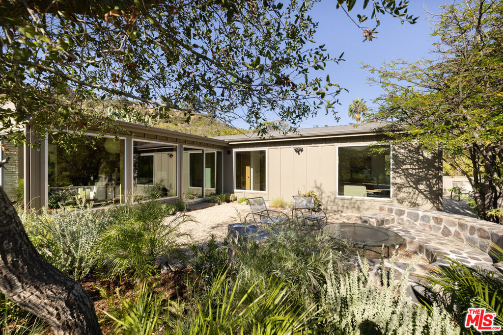 8141 Cornett Drive, Los Angeles, CA 90046