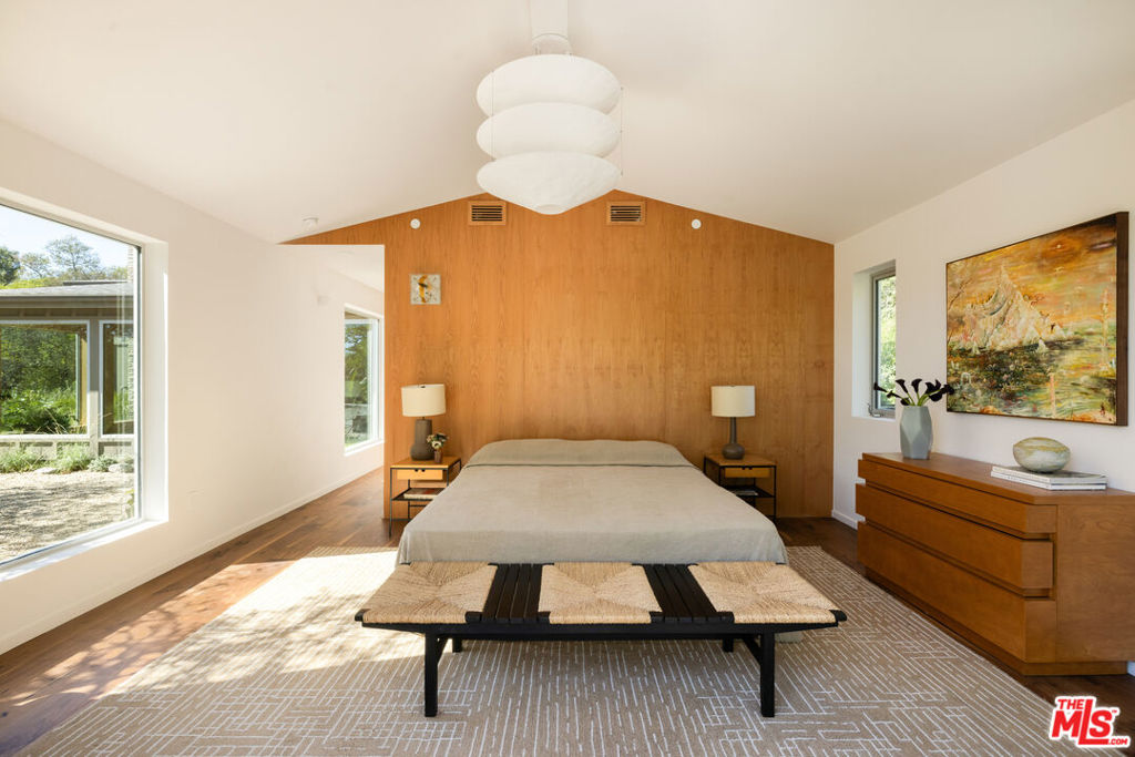 8141 Cornett Drive, Los Angeles, CA 90046