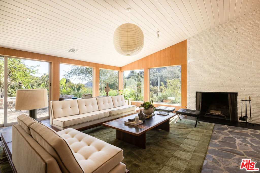 8141 Cornett Drive, Los Angeles, CA 90046
