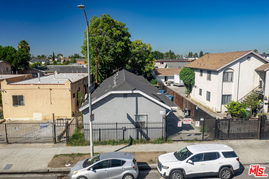 8441 S Main Street, Los Angeles, CA 90003