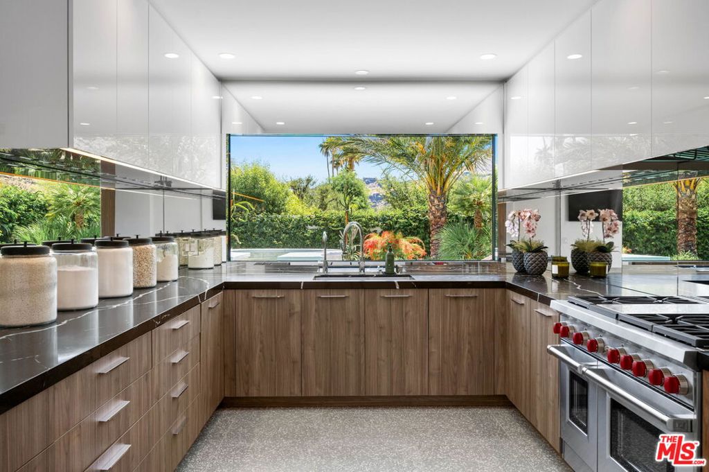 2304 S Toledo Avenue, Palm Springs, CA 92264