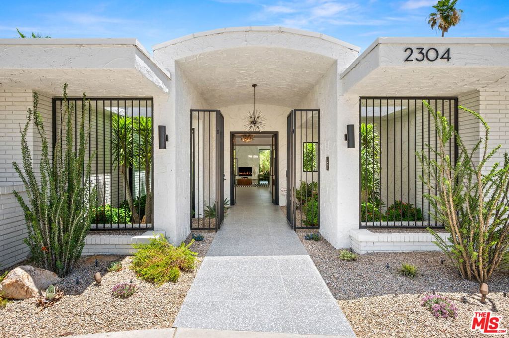 2304 S Toledo Avenue, Palm Springs, CA 92264