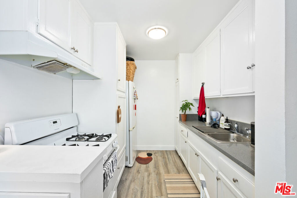 613 Westbourne Drive, West Hollywood, CA 90069