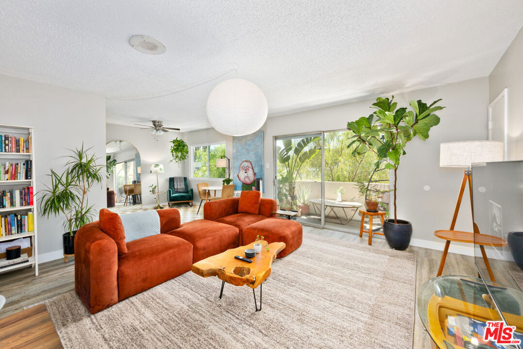 613 Westbourne Drive, West Hollywood, CA 90069