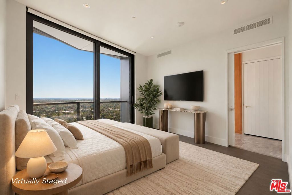 211 W Elm Court, #16B, Los Angeles, CA 90067