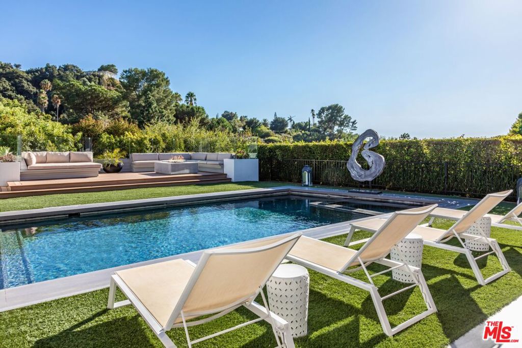 2002 LOMA VISTA Drive, Beverly Hills, CA 90210