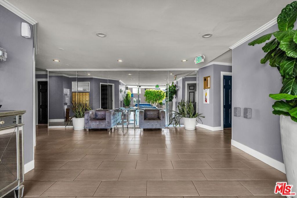 3144 S Canfield Avenue, Los Angeles, CA 90034