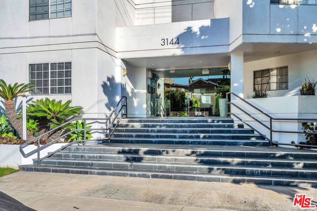 3144 S Canfield Avenue, Los Angeles, CA 90034 3144 S Canfield Avenue, Los Angeles, CA 90034