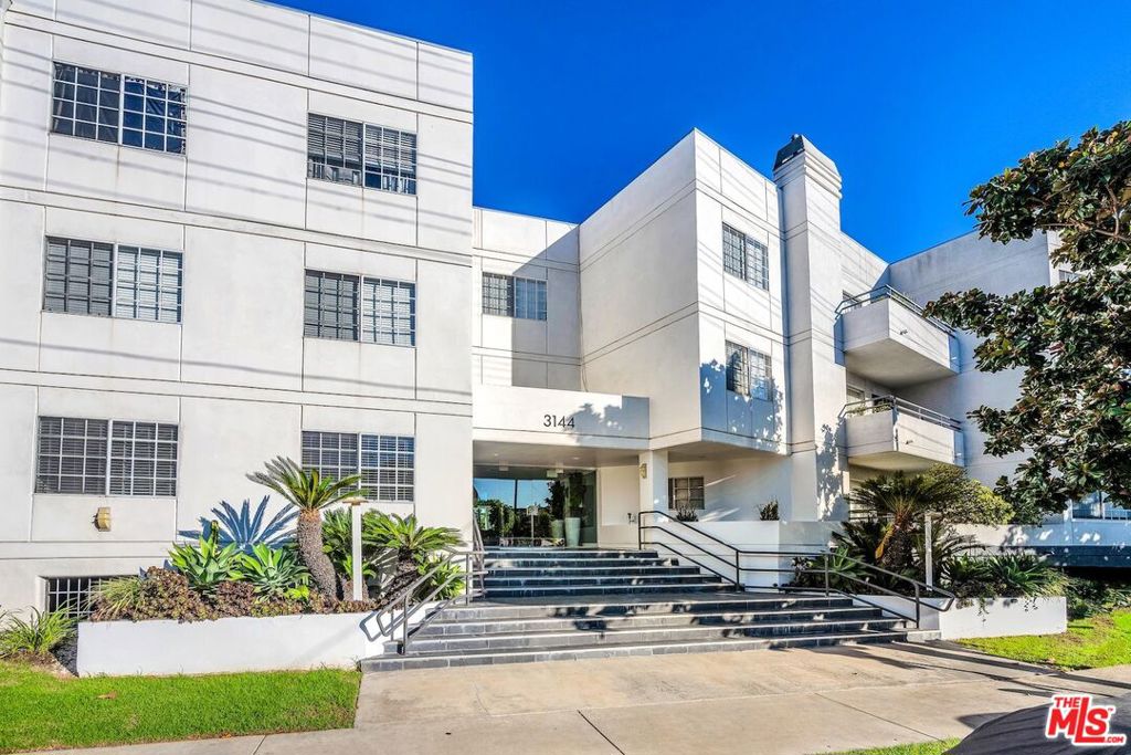 3144 S Canfield Avenue, Los Angeles, CA 90034 3144 S Canfield Avenue, Los Angeles, CA 90034