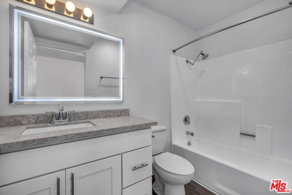 3144 S Canfield Avenue, Los Angeles, CA 90034