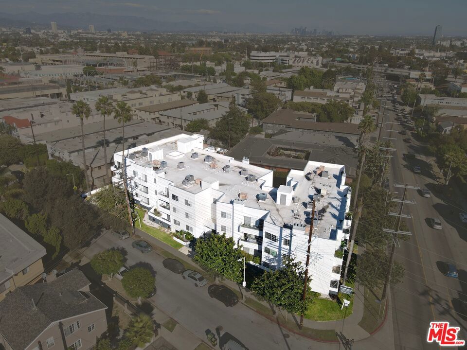 3144 S Canfield Avenue, Los Angeles, CA 90034