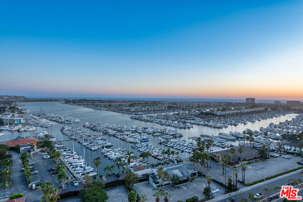 13700 Marina Pointe Drive, #1903, Marina Del Rey, CA 90292
