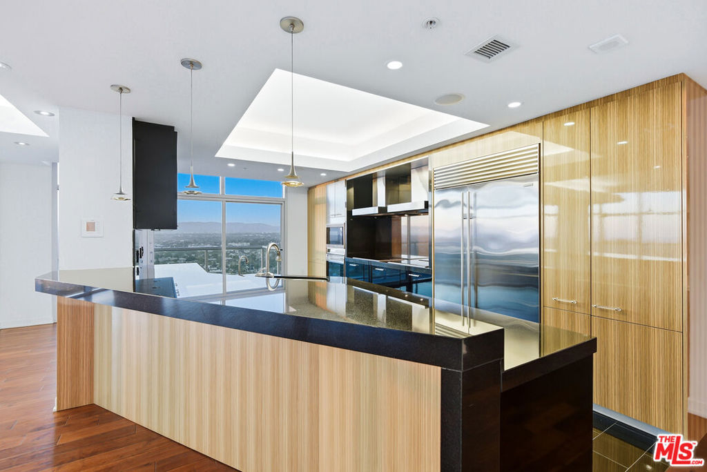 13700 Marina Pointe Drive, #1903, Marina Del Rey, CA 90292