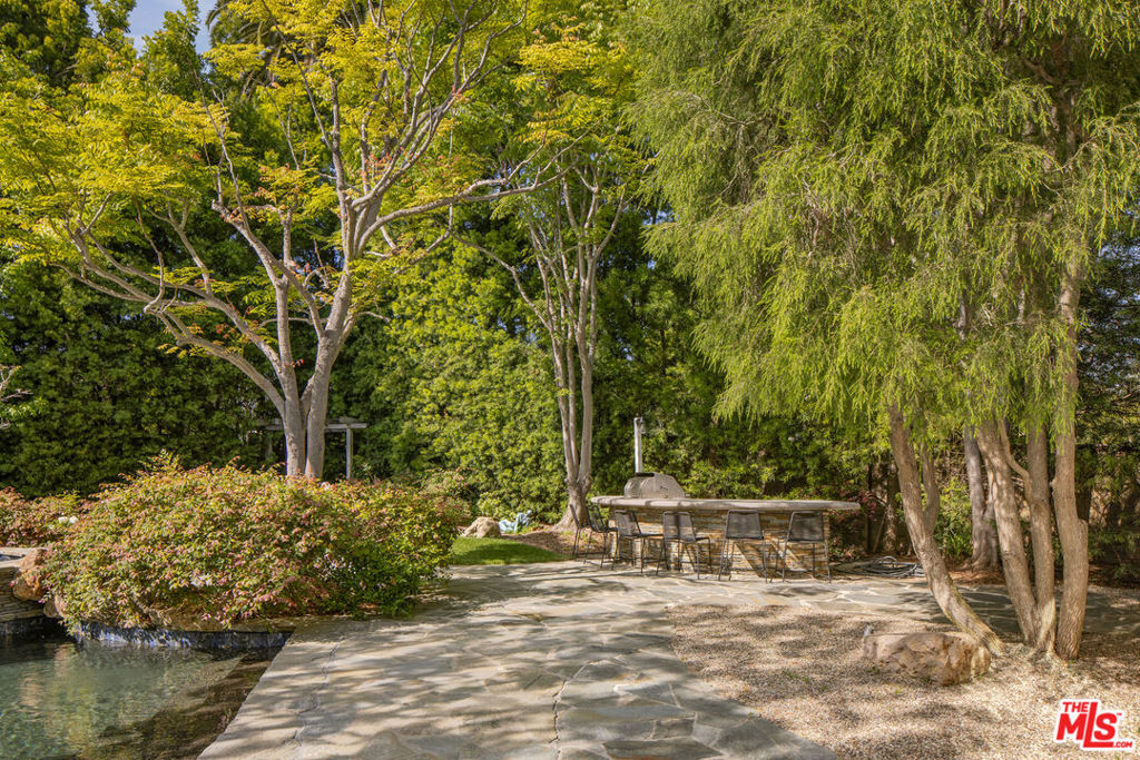 13627 W Sunset Boulevard, Pacific Palisades, CA 90272