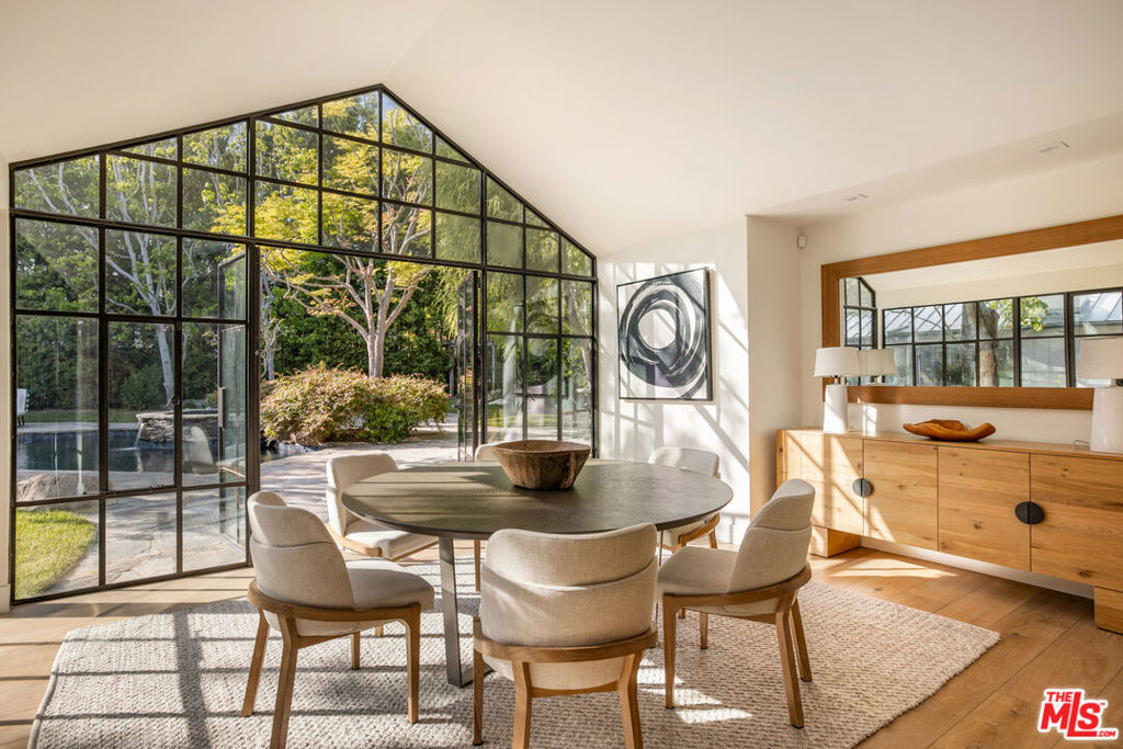 13627 W Sunset Boulevard, Pacific Palisades, CA 90272