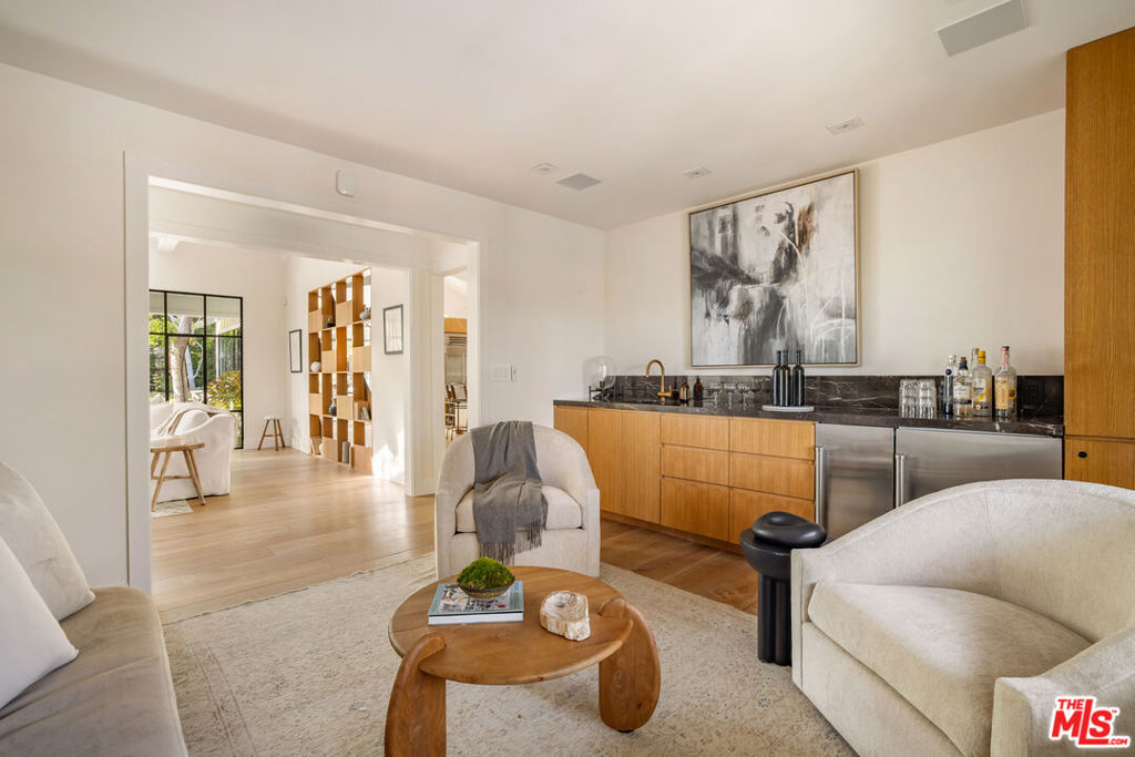 13627 W Sunset Boulevard, Pacific Palisades, CA 90272