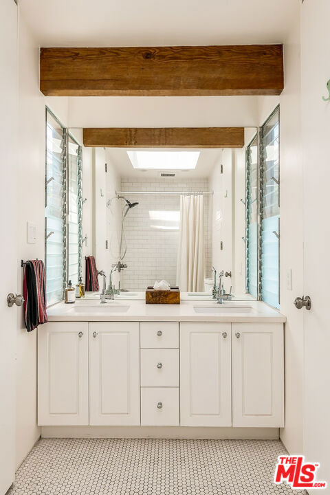 11526 Laurelcrest Drive, Studio City, CA 91604