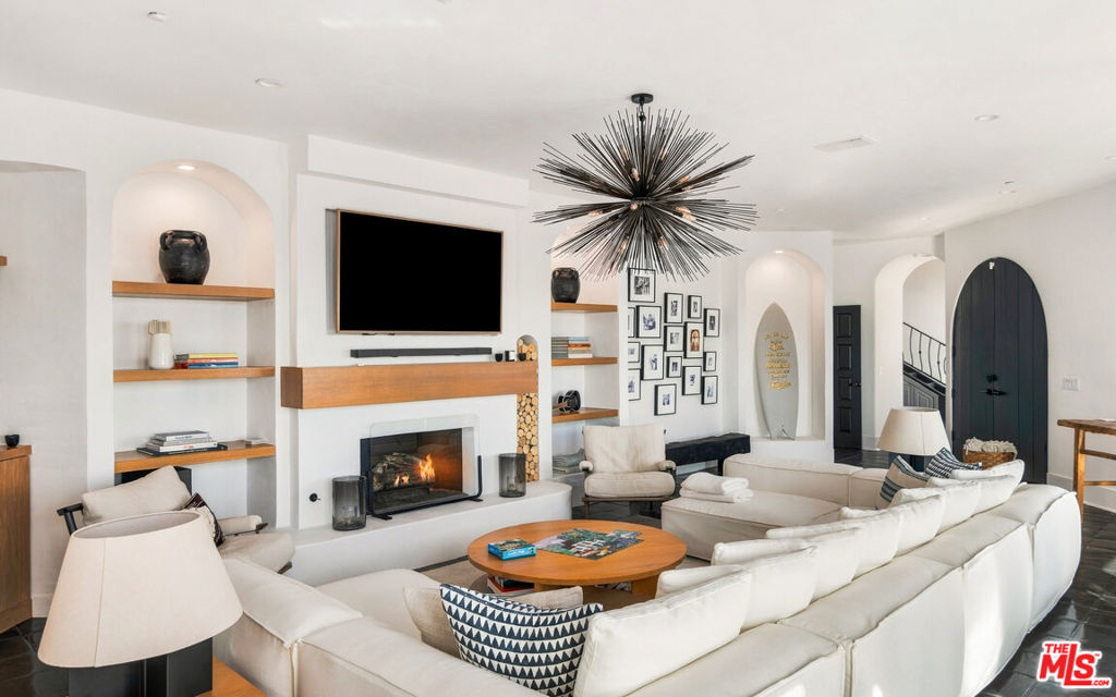 32045 Pacific Coast Highway, Malibu, CA 90265