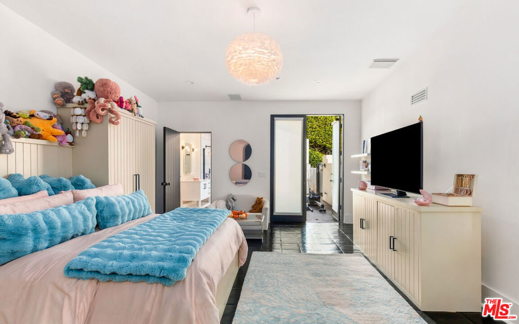 32045 Pacific Coast Highway, Malibu, CA 90265