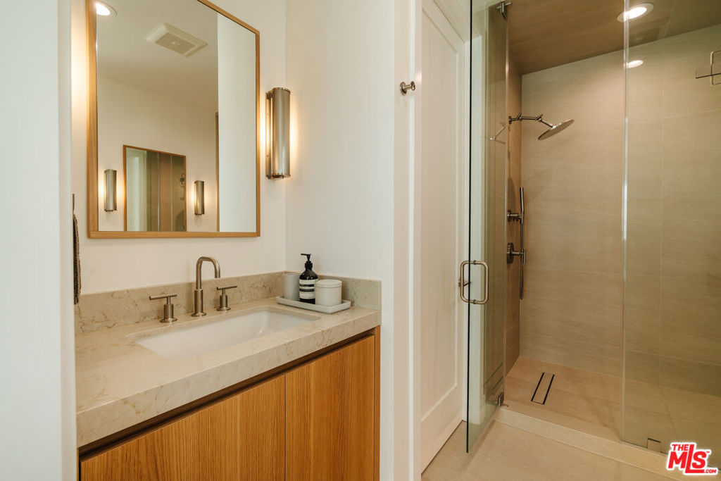 5837 N Lantern Court, Playa Vista, CA 90094