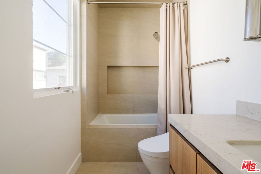 5837 N Lantern Court, Playa Vista, CA 90094