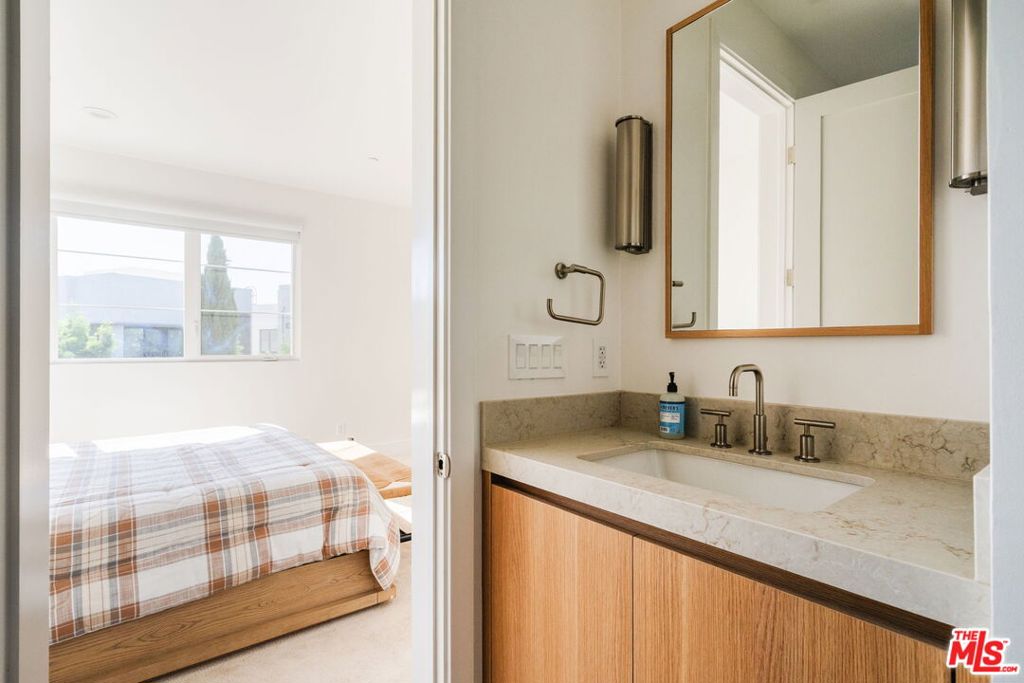 5837 N Lantern Court, Playa Vista, CA 90094