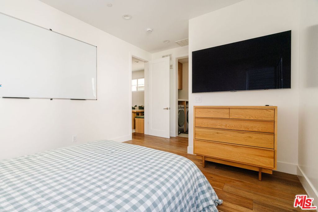 5837 N Lantern Court, Playa Vista, CA 90094