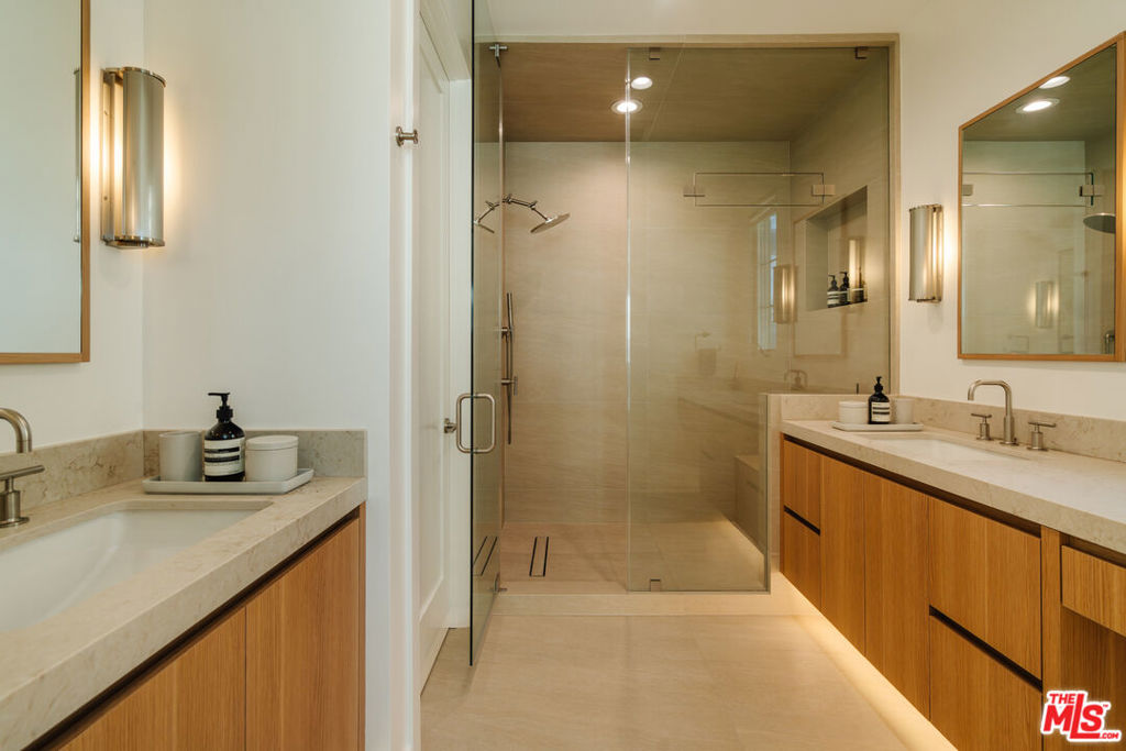 5837 N Lantern Court, Playa Vista, CA 90094