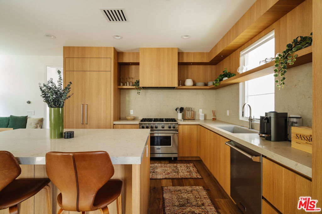 5837 N Lantern Court, Playa Vista, CA 90094