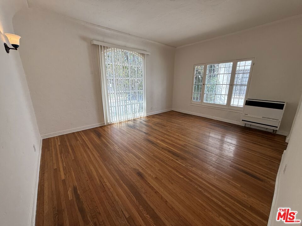 314 N Genesee Avenue, Los Angeles, CA 90036