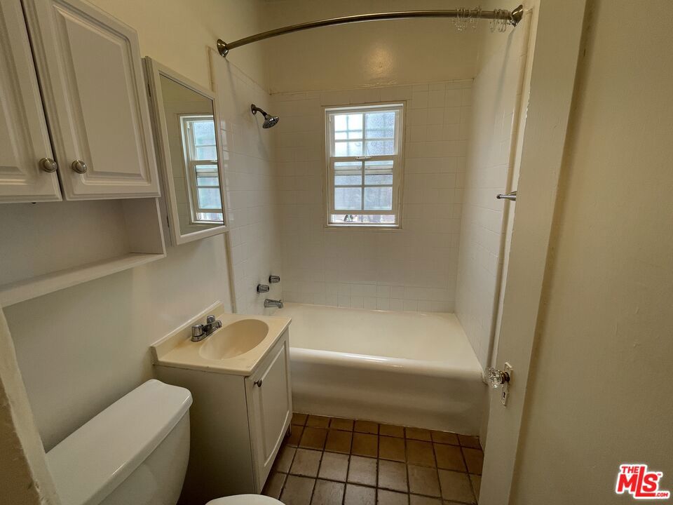 314 N Genesee Avenue, Los Angeles, CA 90036