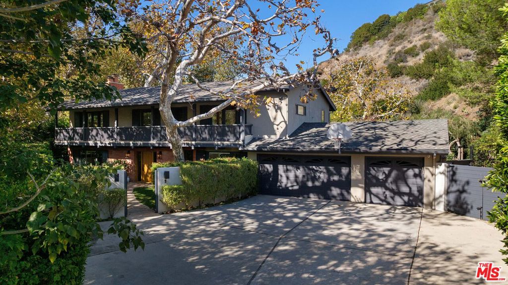 30601 Las Estrellas Drive, Malibu, CA 90265