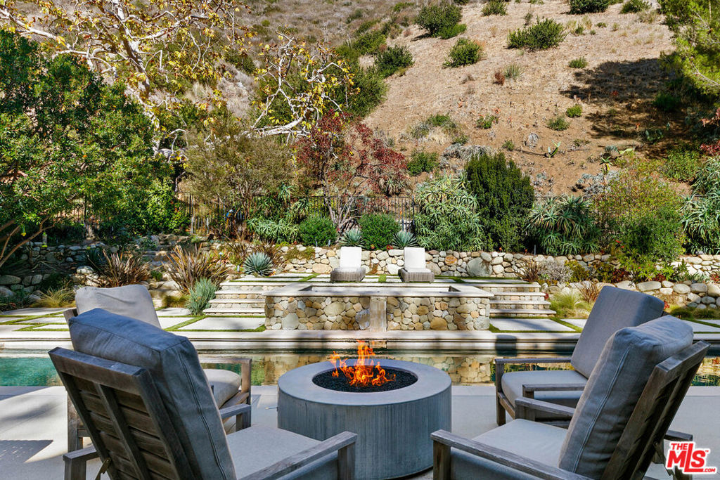 30601 Las Estrellas Drive, Malibu, CA 90265