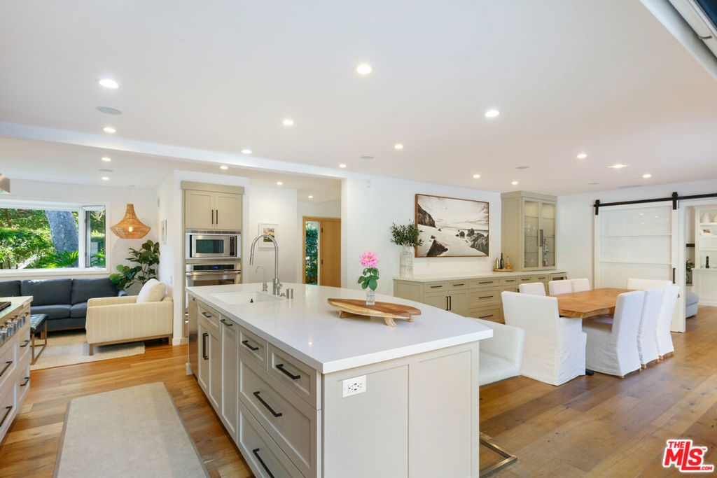 30601 Las Estrellas Drive, Malibu, CA 90265