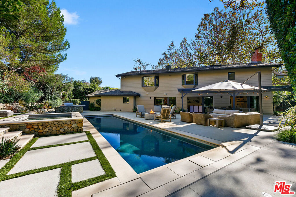 30601 Las Estrellas Drive, Malibu, CA 90265