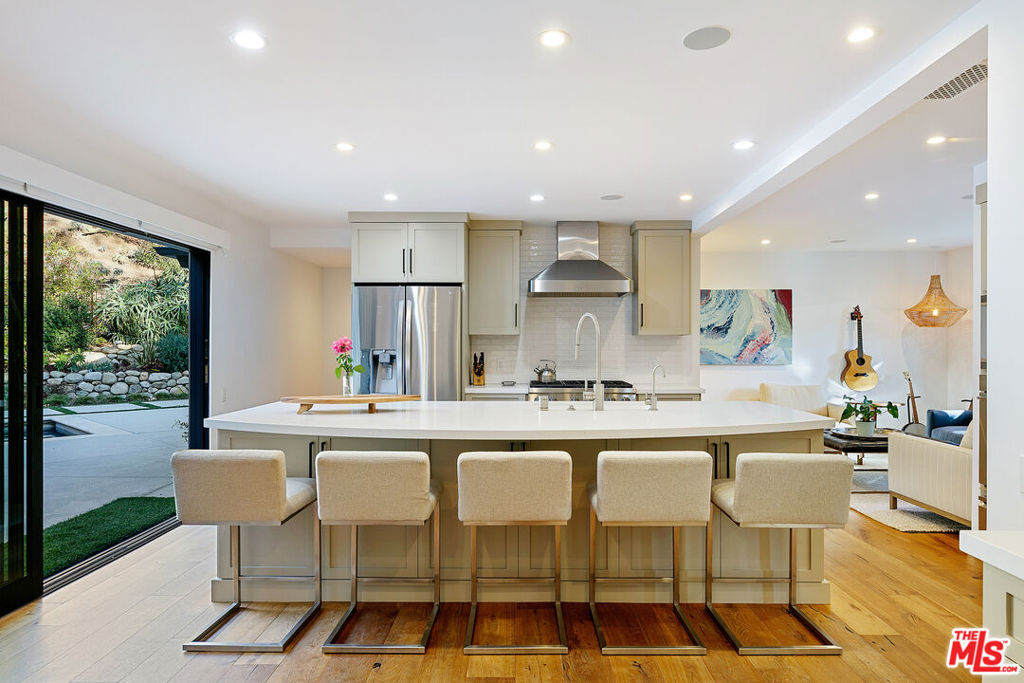 30601 Las Estrellas Drive, Malibu, CA 90265