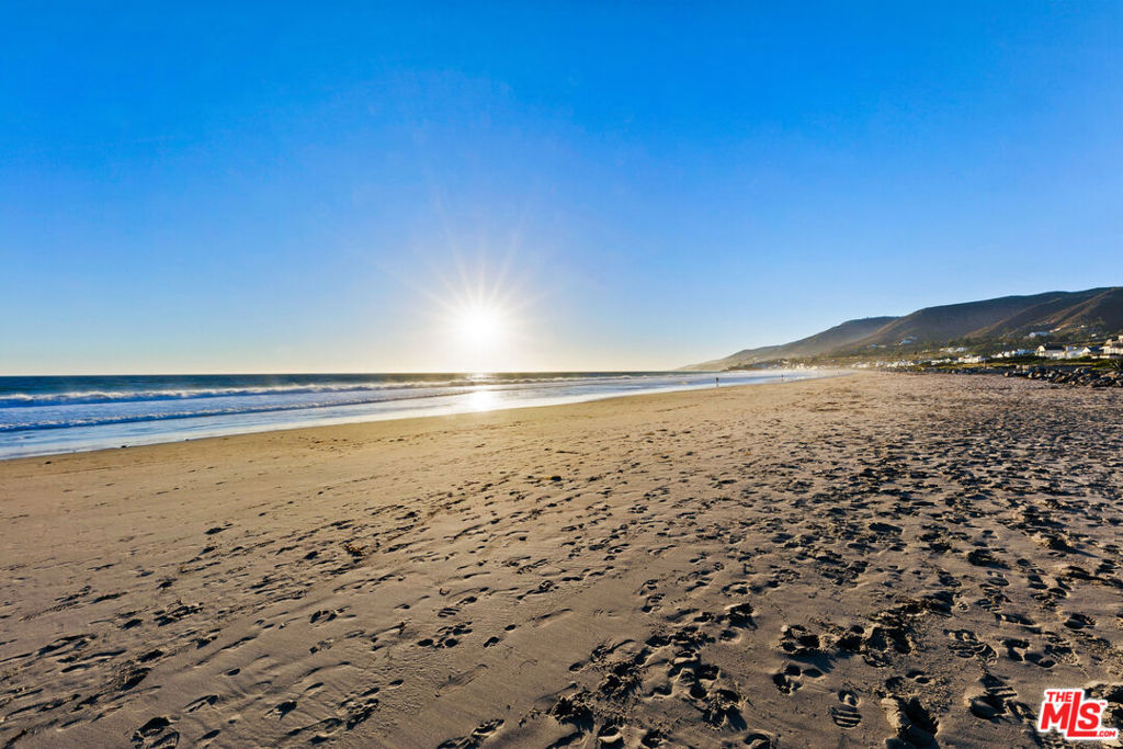 30601 Las Estrellas Drive, Malibu, CA 90265