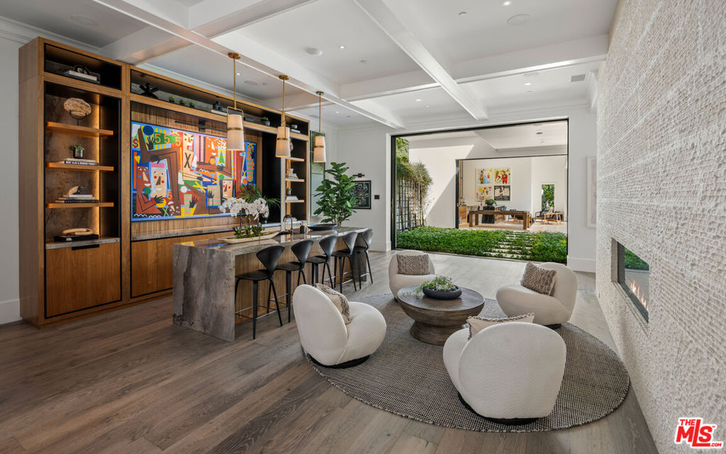 807 Cinthia Street, Beverly Hills, CA 90210