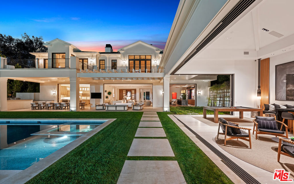 807 Cinthia Street, Beverly Hills, CA 90210