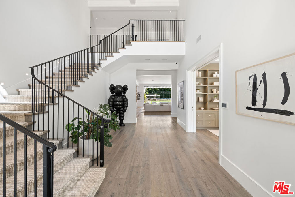 807 Cinthia Street, Beverly Hills, CA 90210 807 Cinthia Street, Beverly Hills, CA 90210