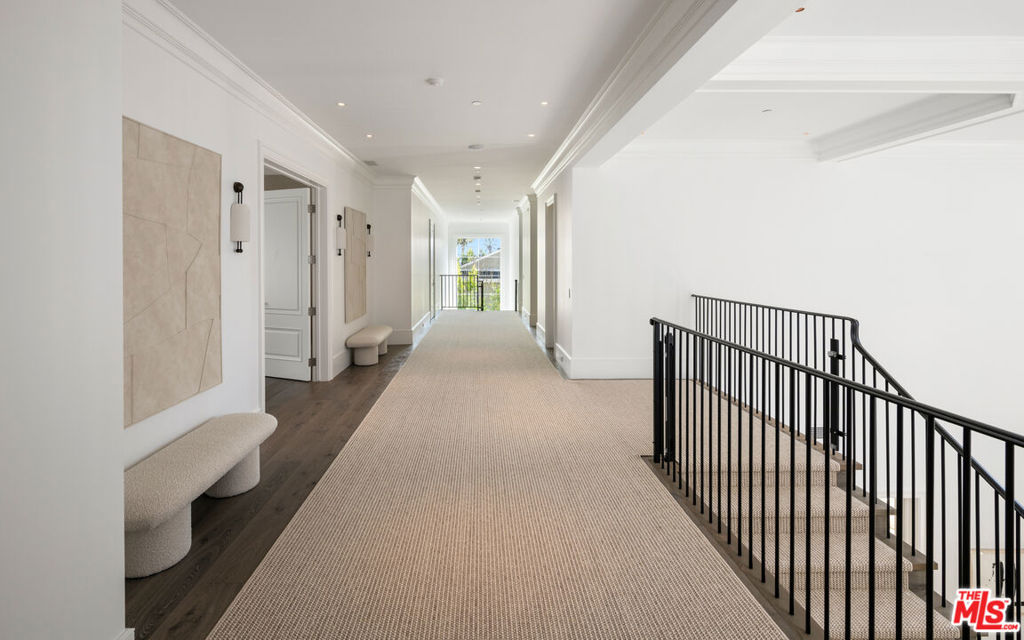 807 Cinthia Street, Beverly Hills, CA 90210