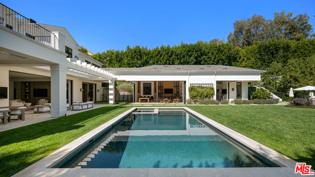 807 Cinthia Street, Beverly Hills, CA 90210