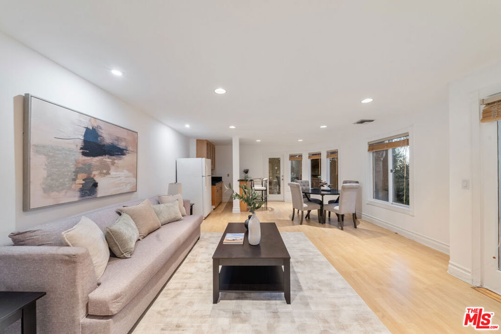1425 N Tigertail Road, Los Angeles, CA 90049