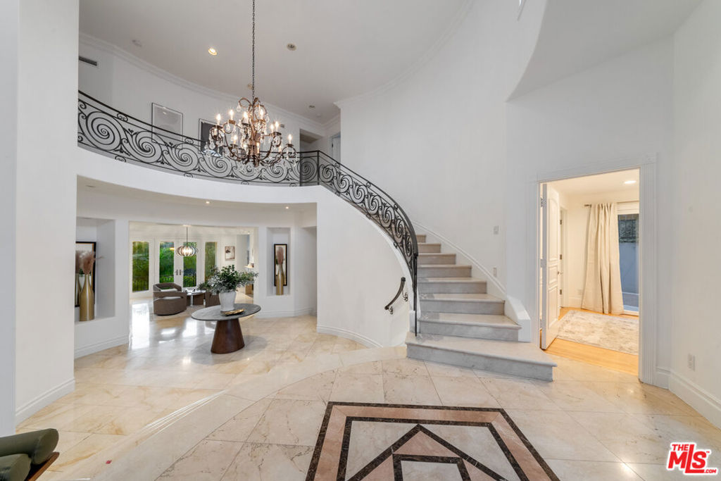 1425 N Tigertail Road, Los Angeles, CA 90049 1425 N Tigertail Road, Los Angeles, CA 90049