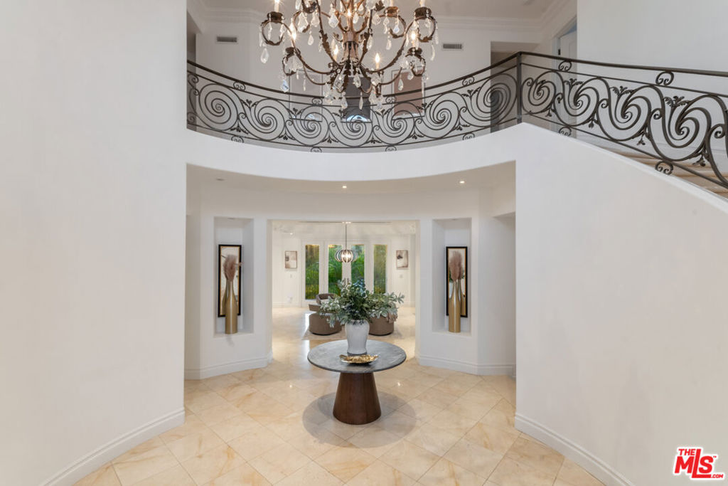 1425 N Tigertail Road, Los Angeles, CA 90049 1425 N Tigertail Road, Los Angeles, CA 90049